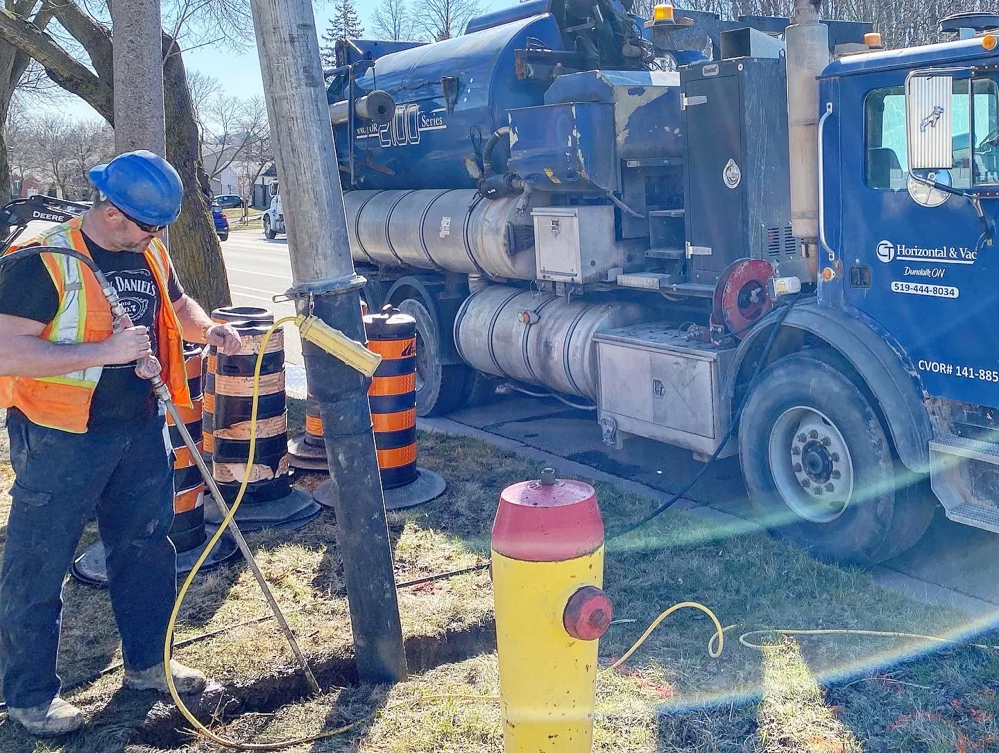 CT Hydrovacs excavation crew on a utility project