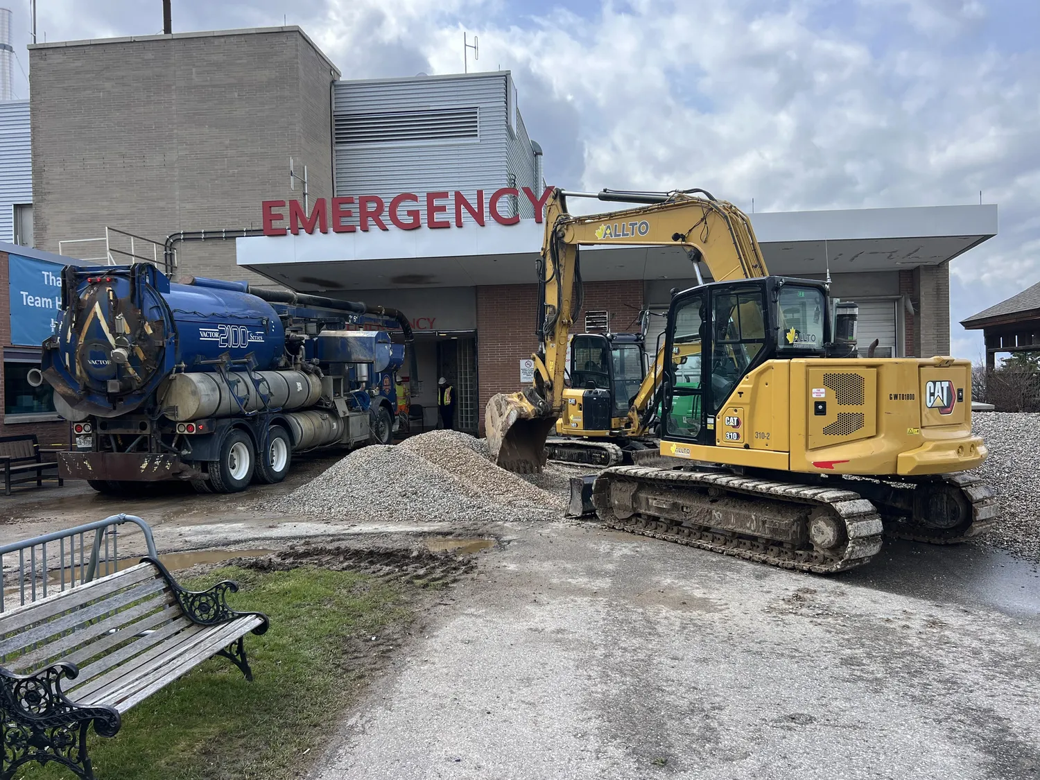 CT Hydrovacs crew completing field work